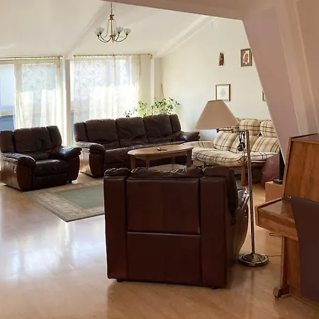 Avar Residents Kesklinnas * Parnu